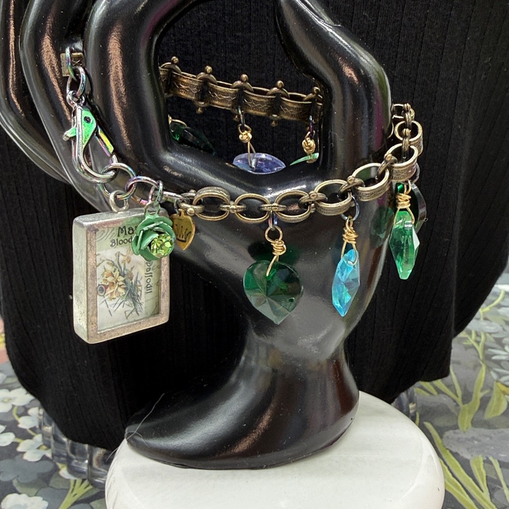 ⭐️Adorned Crown Jewelry March glass heart bezel charm bracelet